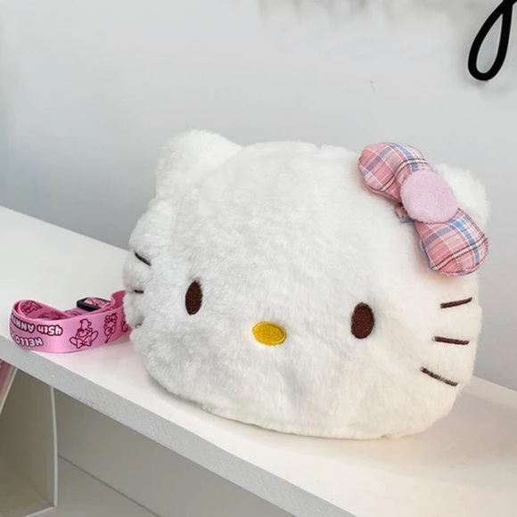 ✨NWT✨ Hello Kitty Sanrio Crossbody Purse Plush Handbag - Picture 4 of 9